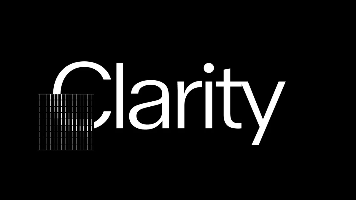 «Clarity» en la tipografía de Driver con un pequeño motivo de cuadrícula sobre negro