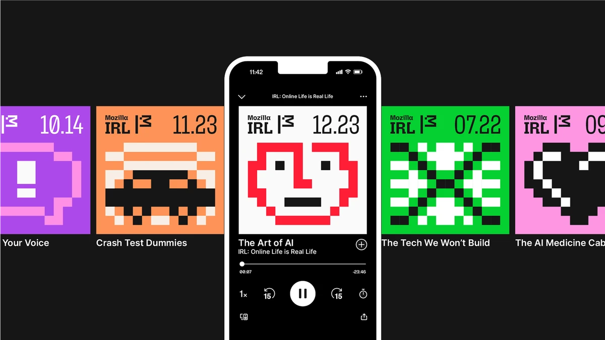Teléfono y azulejos de pixel art que muestran las aplicaciones de marca digital lúdicas de Mozilla