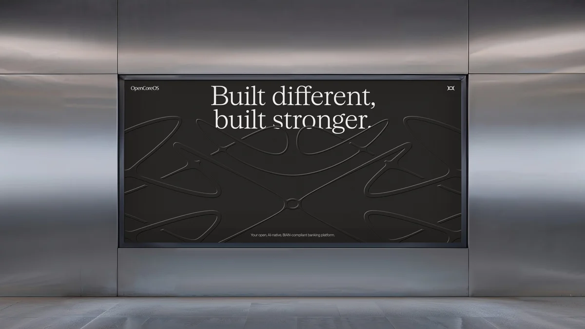 «Built different, built stronger.» en el render de un entorno de pared de acero