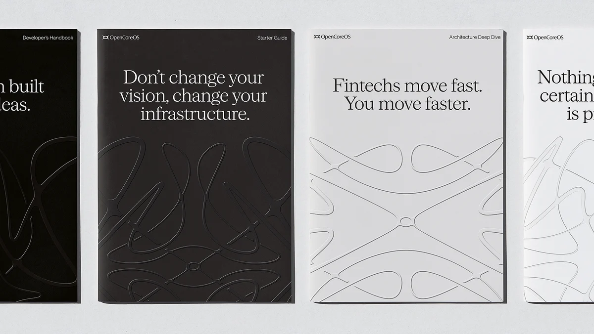 Serie de carteles de OpenCoreOS con titulares serif