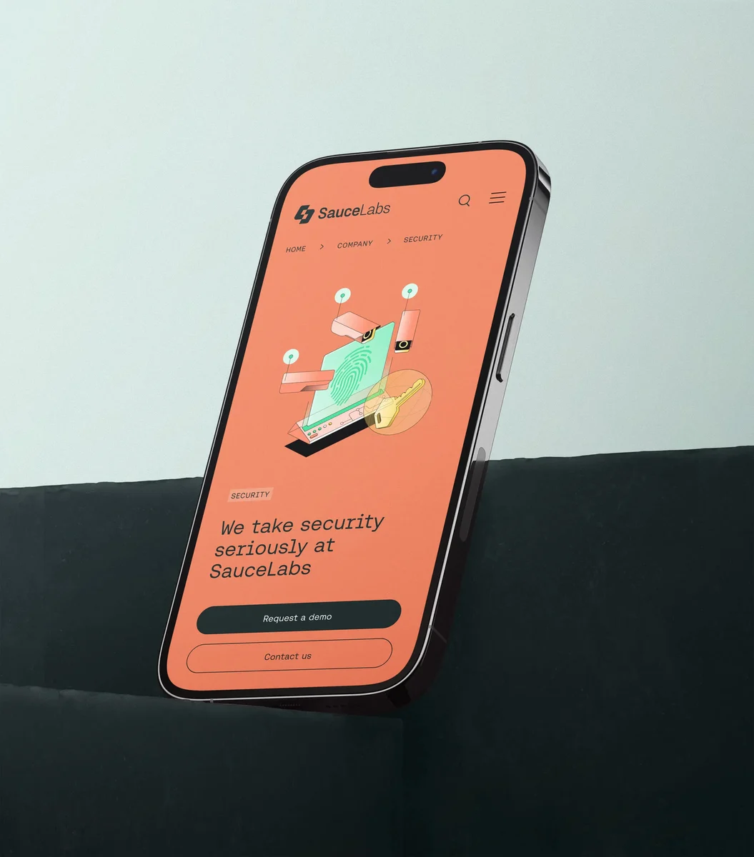 Teléfono con una pantalla naranja de la app de Sauce Labs