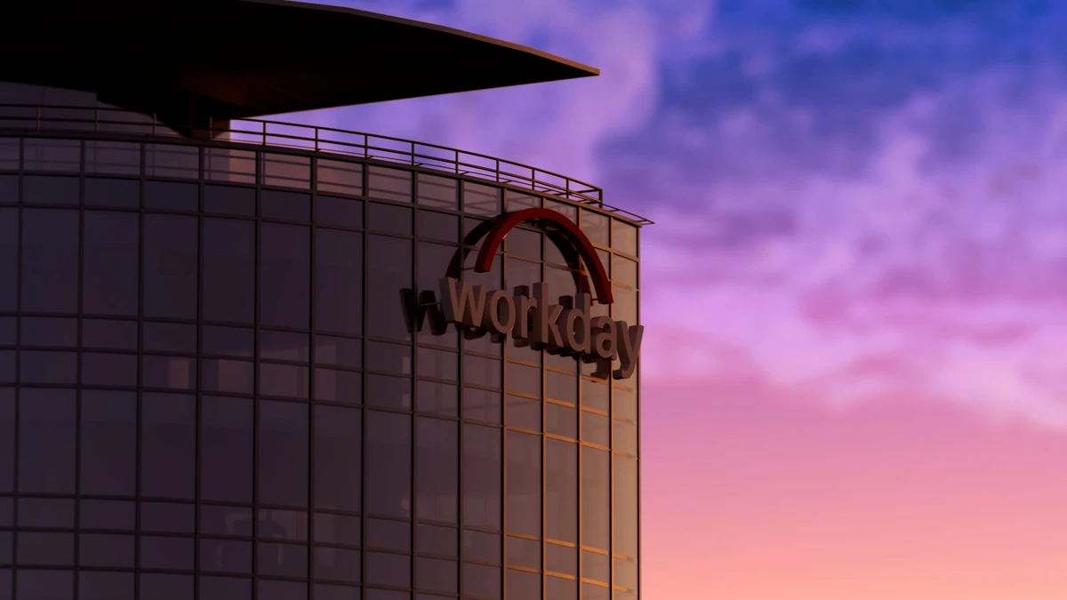 Letrero de Workday en un edificio al atardecer